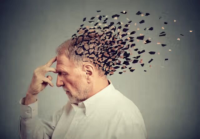 آلزایمر را شکست دهید: راهکارهای عصروی مبارزه با این بیماری با ترکیبات ضد پیری!