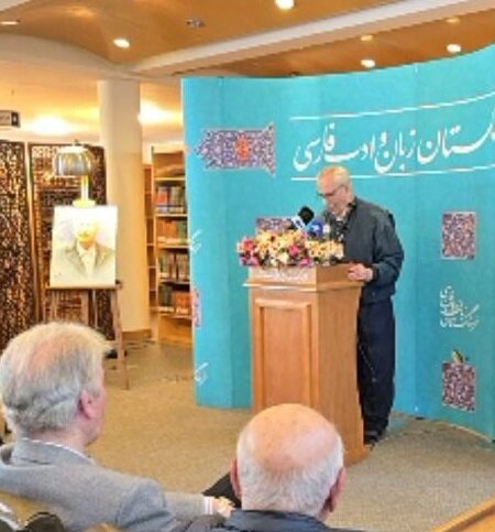 خرمشاهی: با تمام این تلاش‌ها، نیمی از عمرم را بیهوده هدر دادم!