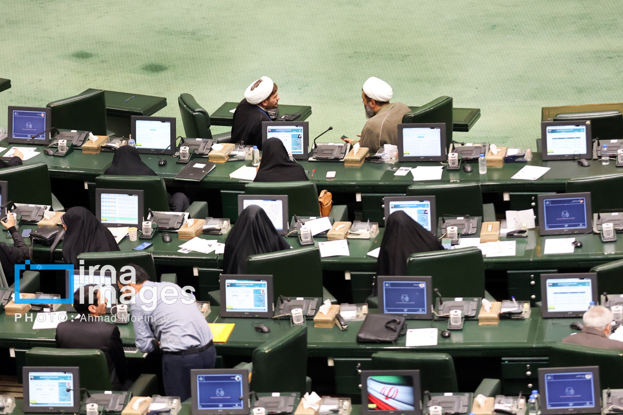 نماینده فومن: نجات اقتصاد کشور تنها با پشتیبانی از کارآفرینان و بخش خصوصی ممکن است!