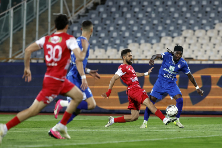 شرط جنجالی ستاره آبی‌ها برای پرسپولیس و سپاهان!