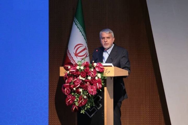 حضور جنجالی صالحی‌امیری در نشست وزرای گردشگری دی‌هشت: آیا ایران می‌تواند در عرصه گردشگری تحولی ایجاد کند؟