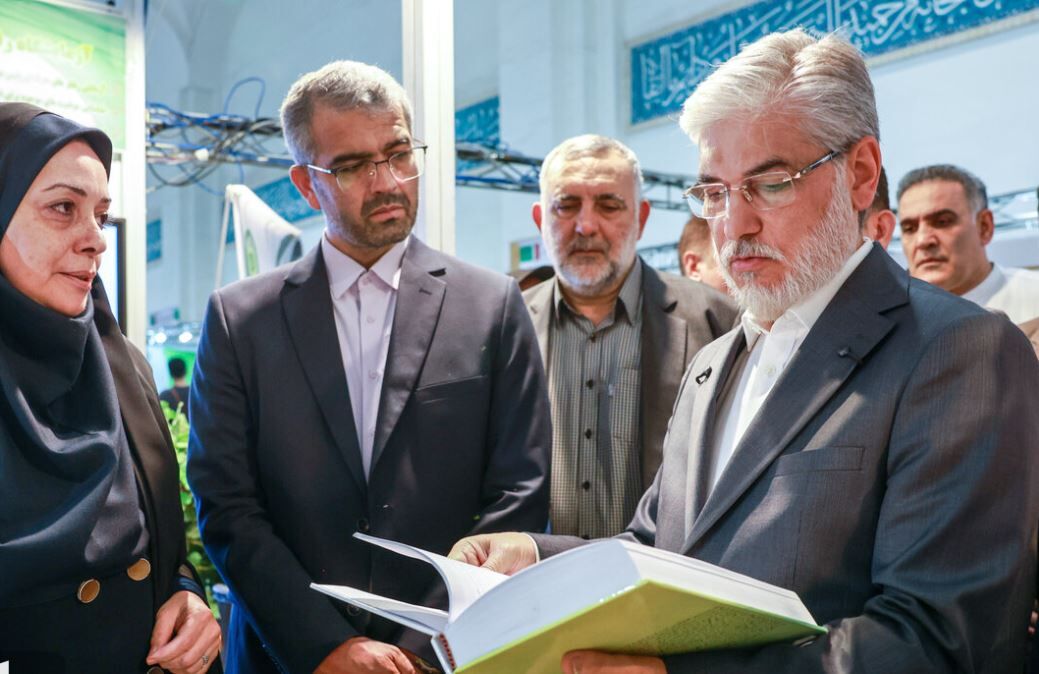 تخصیص ۲۷ میلیارد تومان برای خرید کتب تخصصی خارجی: آیا آینده دانشگاه‌ها در گرو واردات علم است؟