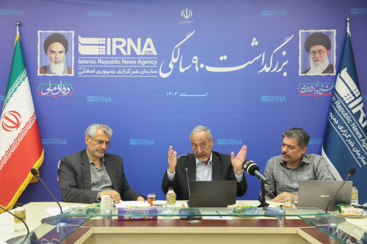 فردوسی؛ قهرمان زبان فارسی و نگهبان هویت فرهنگی ایران!