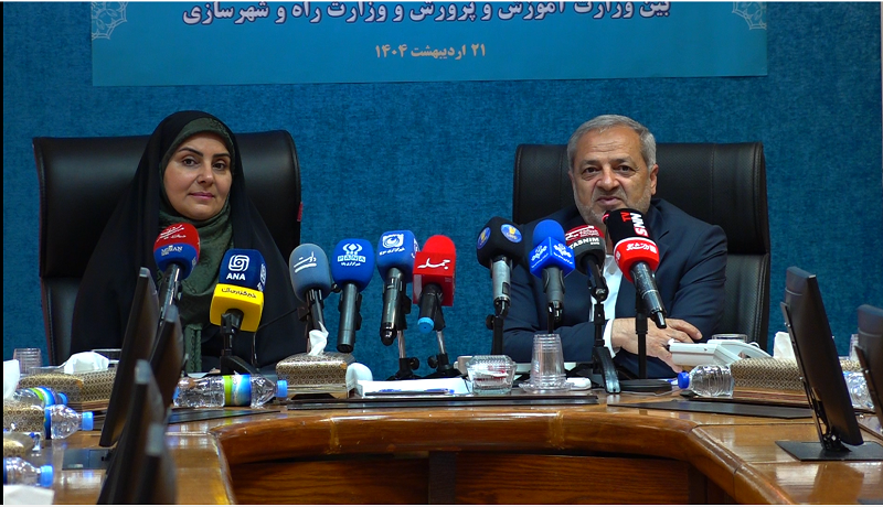 فاجعه در نظام آموزشی: ۳۹۰ هزار معلم بی‌خانه و چشم‌انتظار آزمون استخدامی آموزش و پرورش! + فیلم