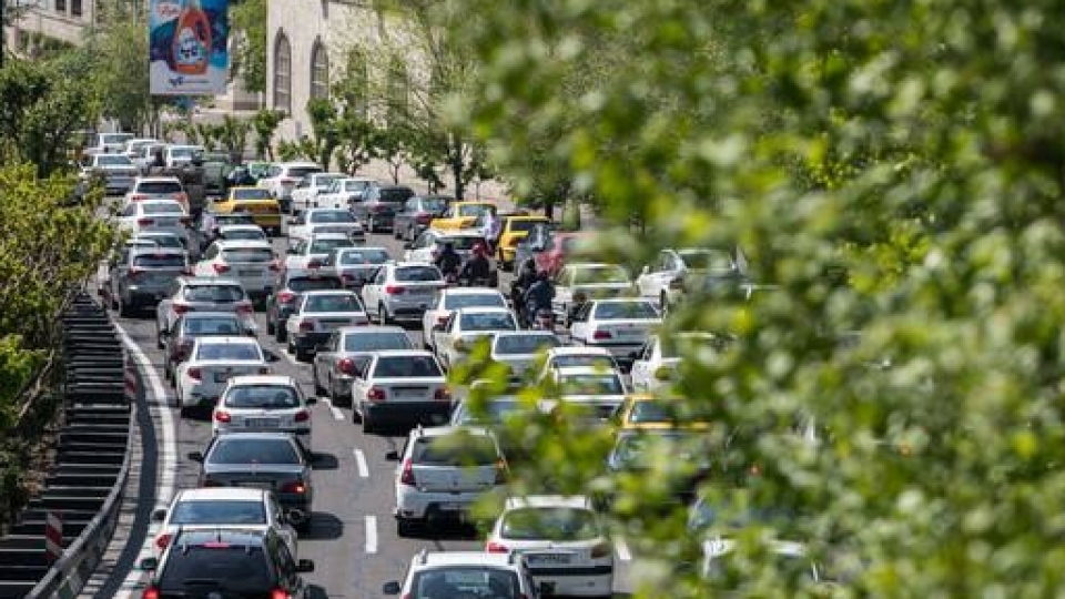 ترافیک وحشتناک: نمایشگاه کتاب تهران در محاصره خودروها!